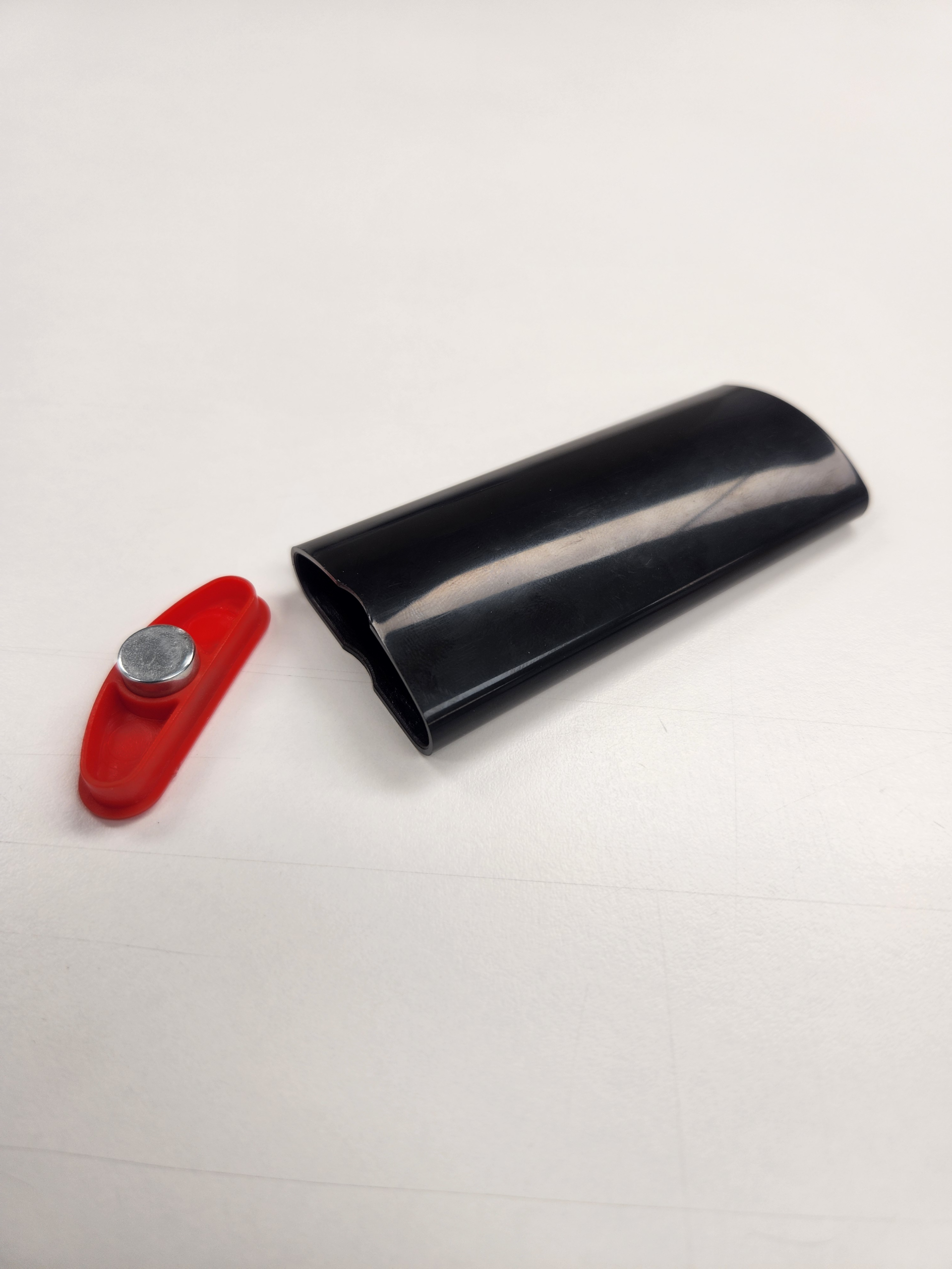 Snap-off and Store Disposal container for 9mm Blades