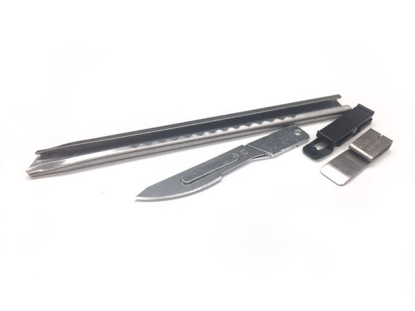 Retractable Knife with Curved Blade