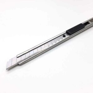 Retractable Knife with Stainless Cover