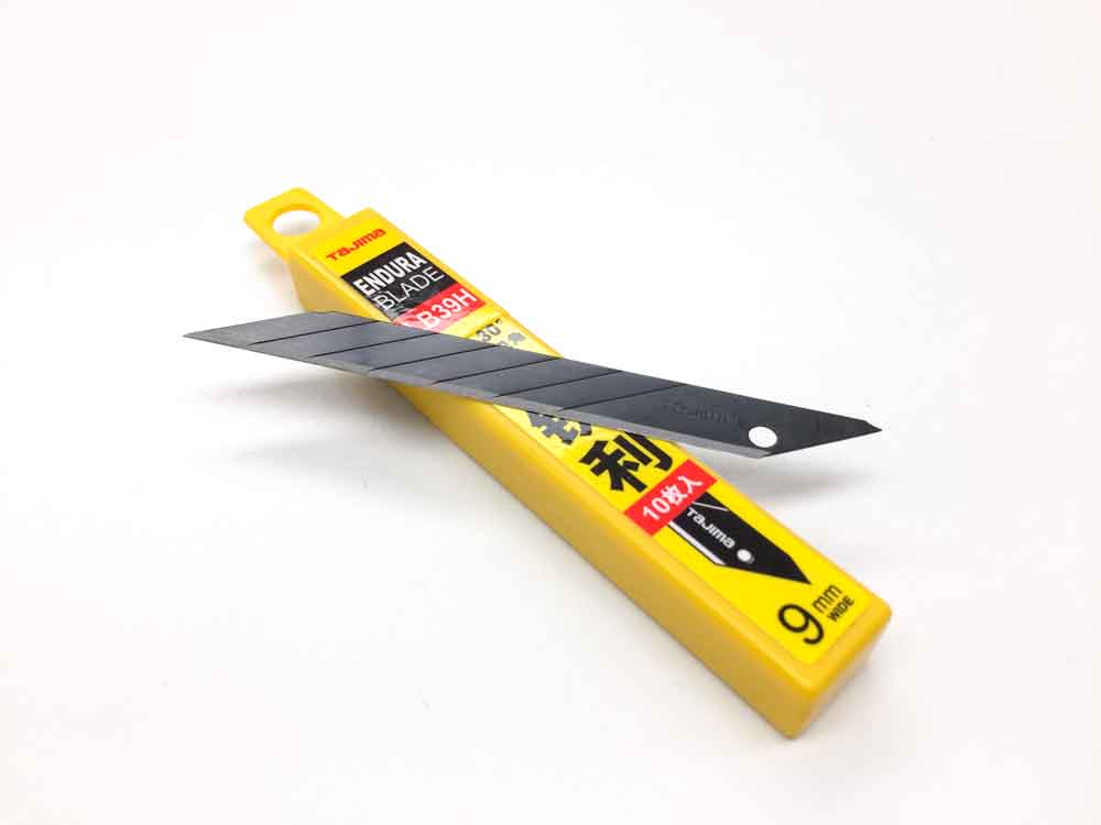 9mm Tajima Carbon Acute 30˚Snap Art Blades – 10 Pack